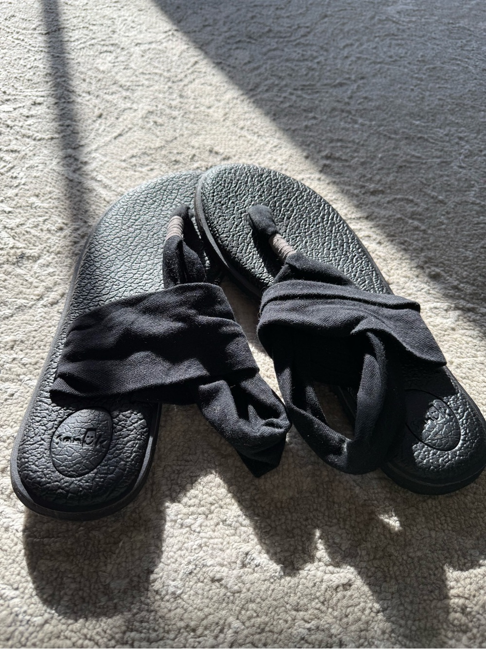 Bundle of 2 Sanuk Yoga Sling 2 Sandals in Black and Maroon colors - Picture 2 of 9